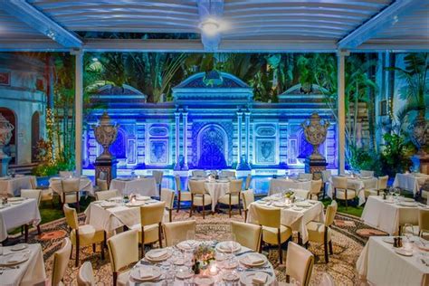 maison versace restaurant|gianni's Versace mansion restaurant.